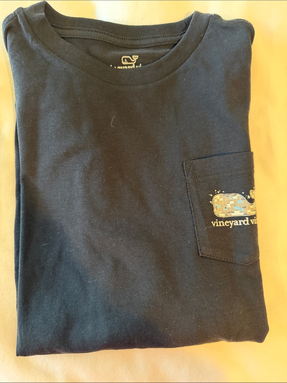 vineyard vines boys New Year Black Pocket T‑Shirt